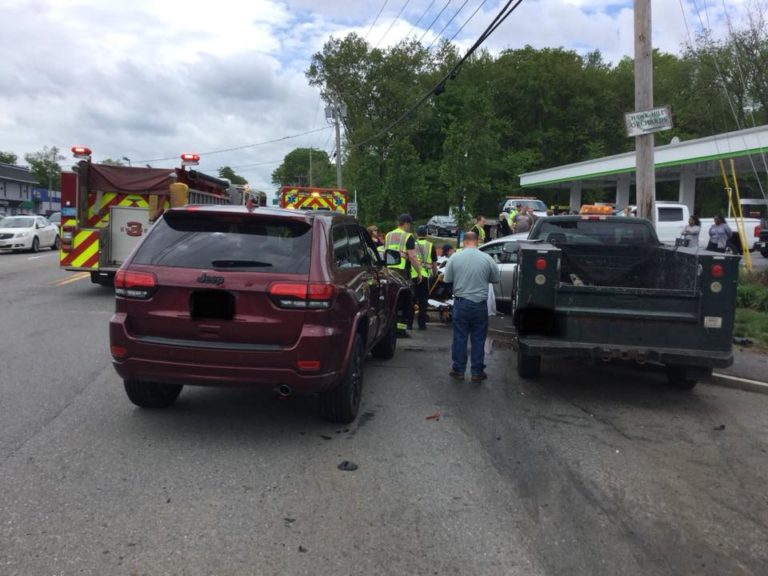 Injuries Reported In 3 Car Auburn Crash | THE LAKE 940
